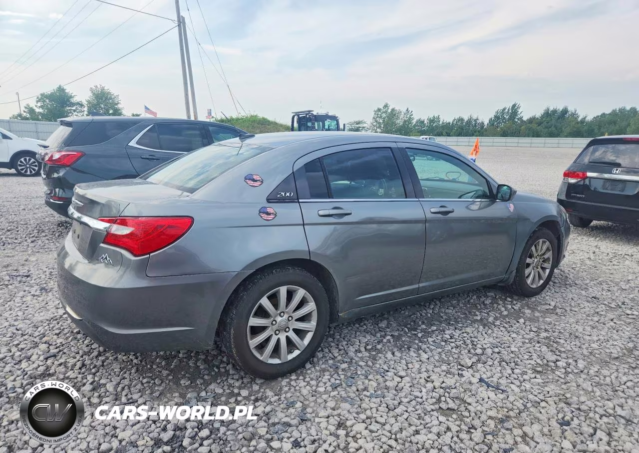 2012 Chrysler 200 Touring VIN:1C3CCBBB7CN119173 - 3
