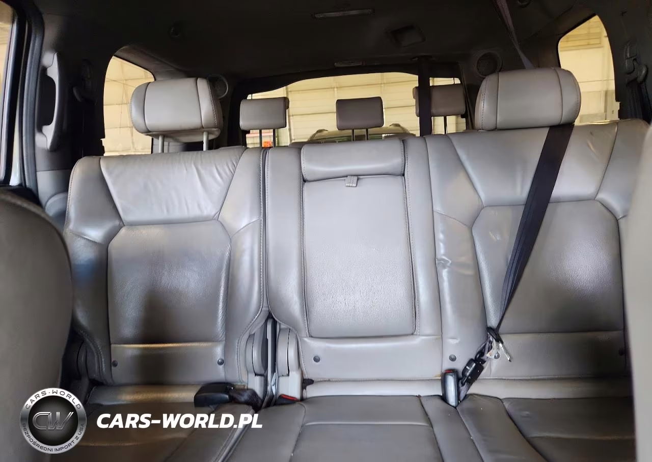 2011 Honda Pilot Touring VIN:5FNYF4H92BB049121 - 10