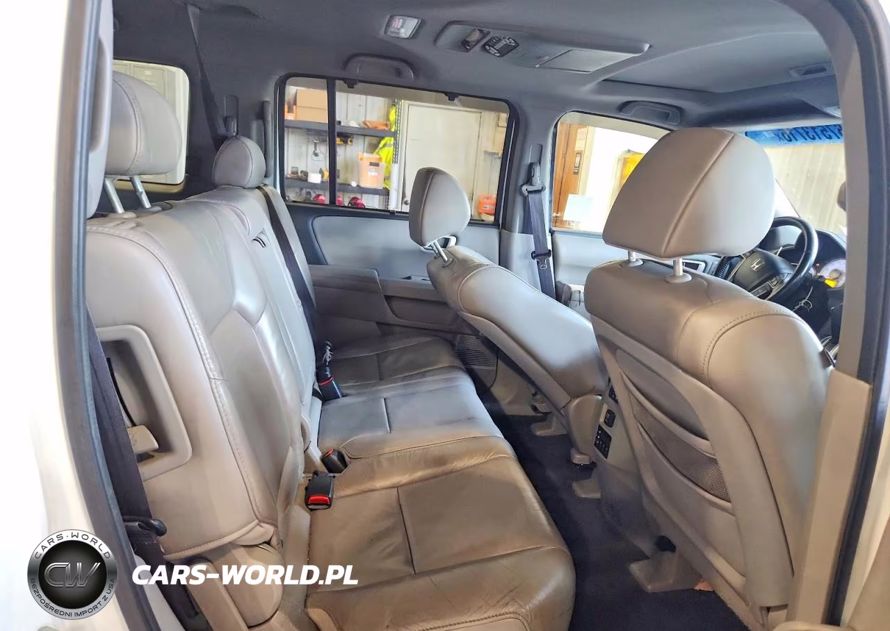2011 Honda Pilot Touring VIN:5FNYF4H92BB049121 - 11