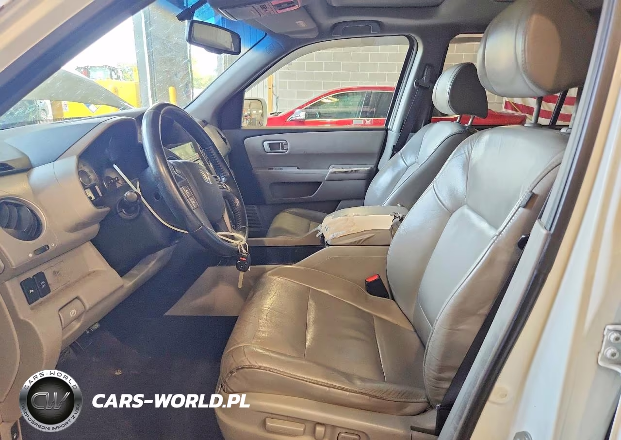 2011 Honda Pilot Touring VIN:5FNYF4H92BB049121 - 7