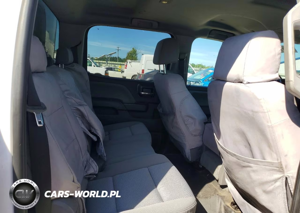 2018 Chevrolet Silverado K1500 VIN:1GCUKNEC2JF152470 - 10