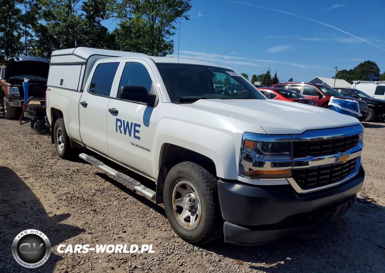 2018 Chevrolet Silverado K1500 VIN:1GCUKNEC2JF152470 - 4