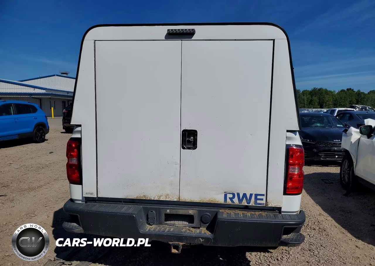 2018 Chevrolet Silverado K1500 VIN:1GCUKNEC2JF152470 - 6