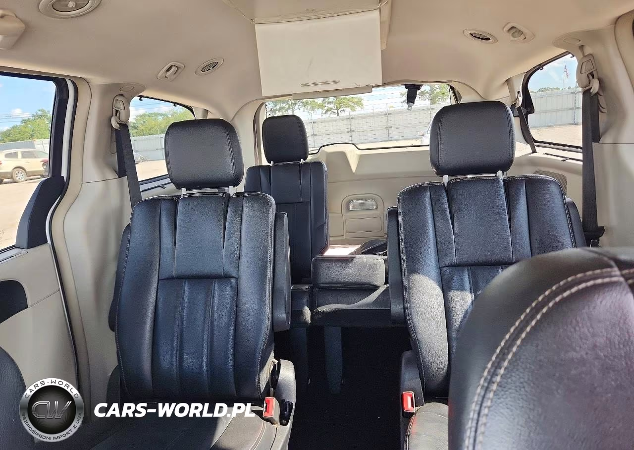 2014 Chrysler Town & Country Touring VIN:2C4RC1BG2ER449692 - 10