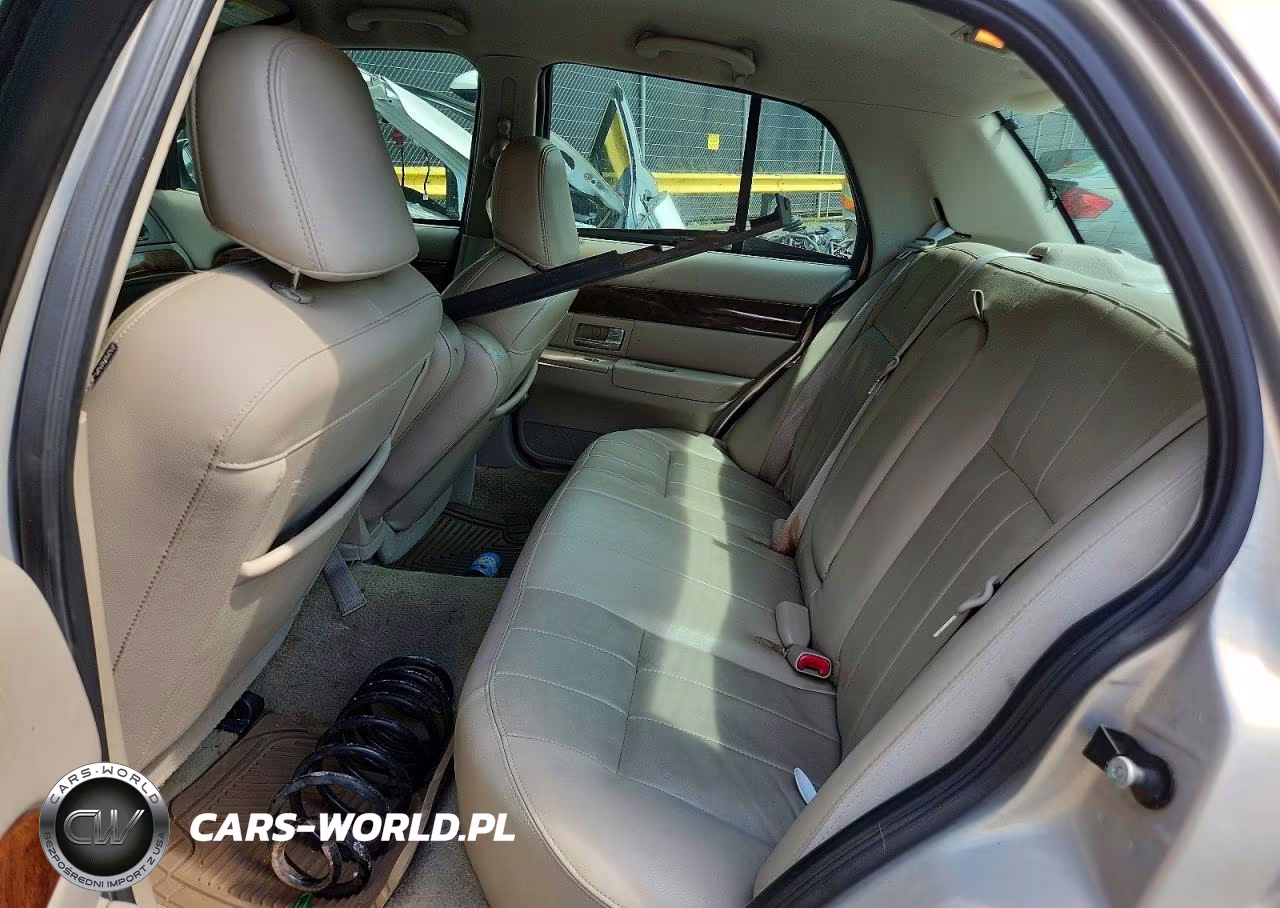 2009 Mercury Grand Marquis Ls VIN:2MEHM75V49X612381 - 10