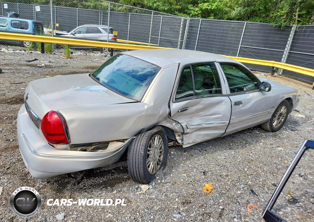 2009 Mercury Grand Marquis Ls VIN:2MEHM75V49X612381 - 3