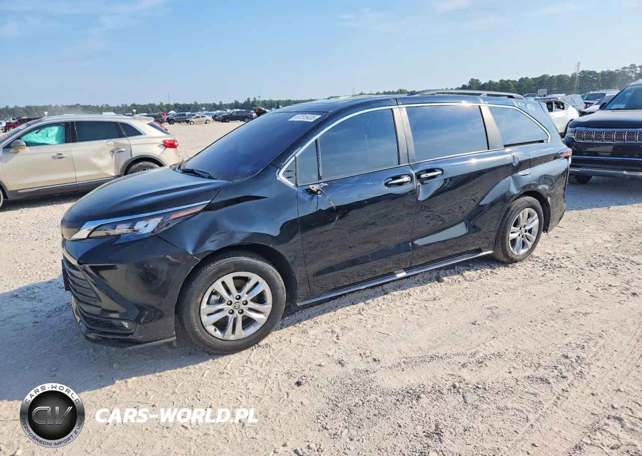 2025 Toyota Sienna Xle