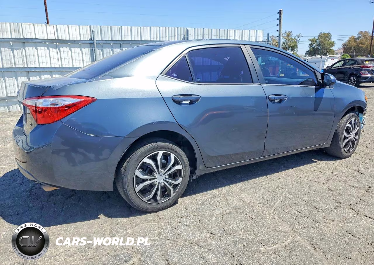 2016 Toyota Corolla Le VIN:5YFBURHE5GP419981 - 3