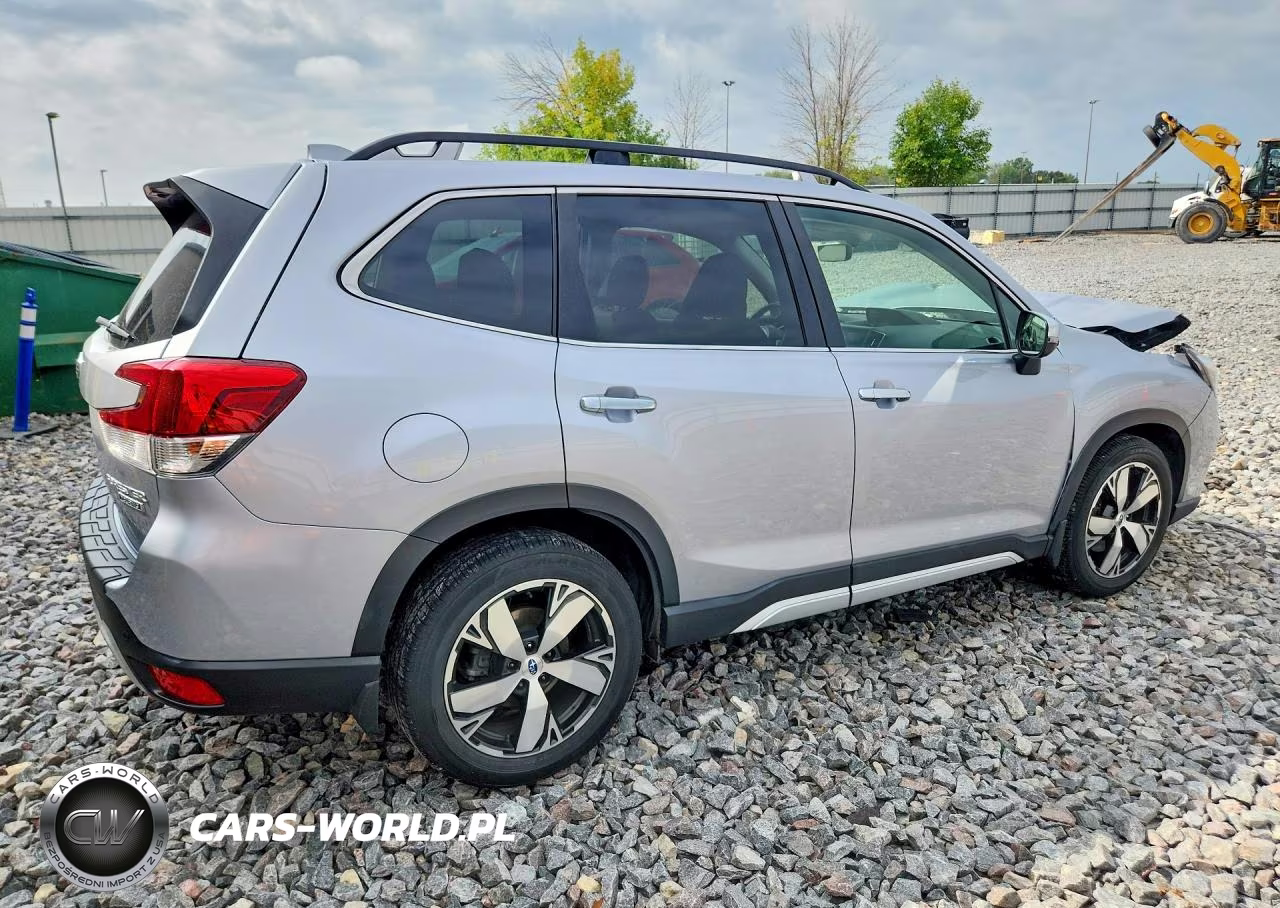 2019 Subaru Forester Touring VIN:JF2SKAWC5KH502633 - 3