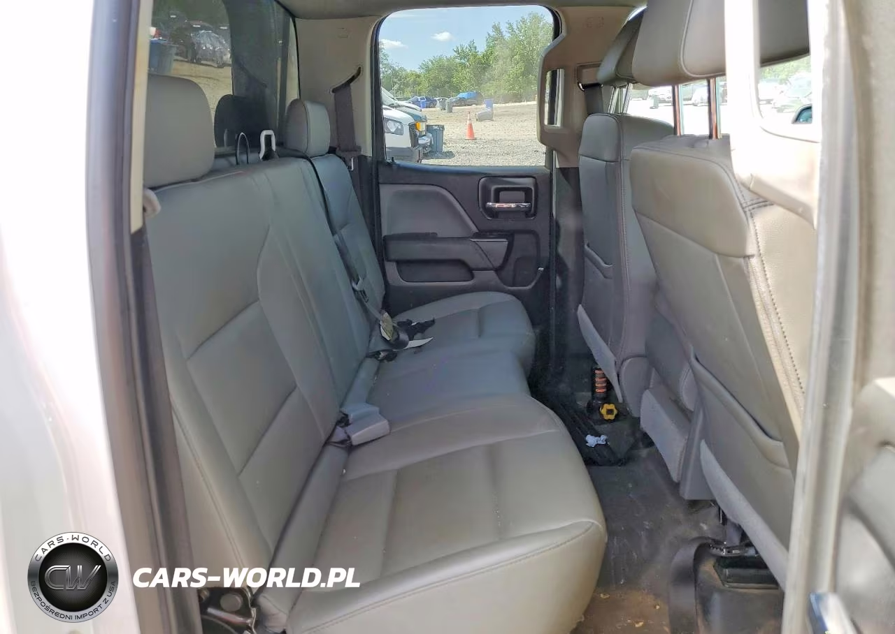 2018 Chevrolet Silverado K1500 VIN:1GCVKNEC0JZ355750 - 11