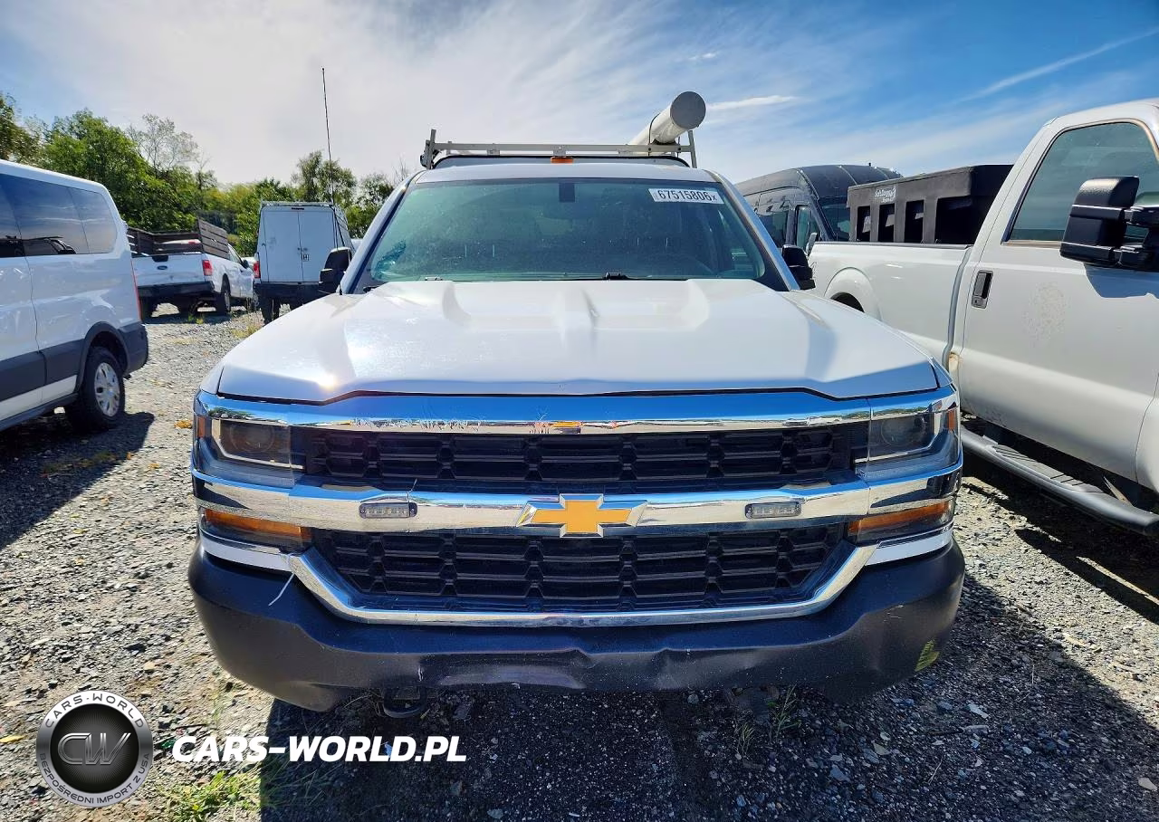 2018 Chevrolet Silverado K1500 VIN:1GCVKNEC0JZ355750 - 5