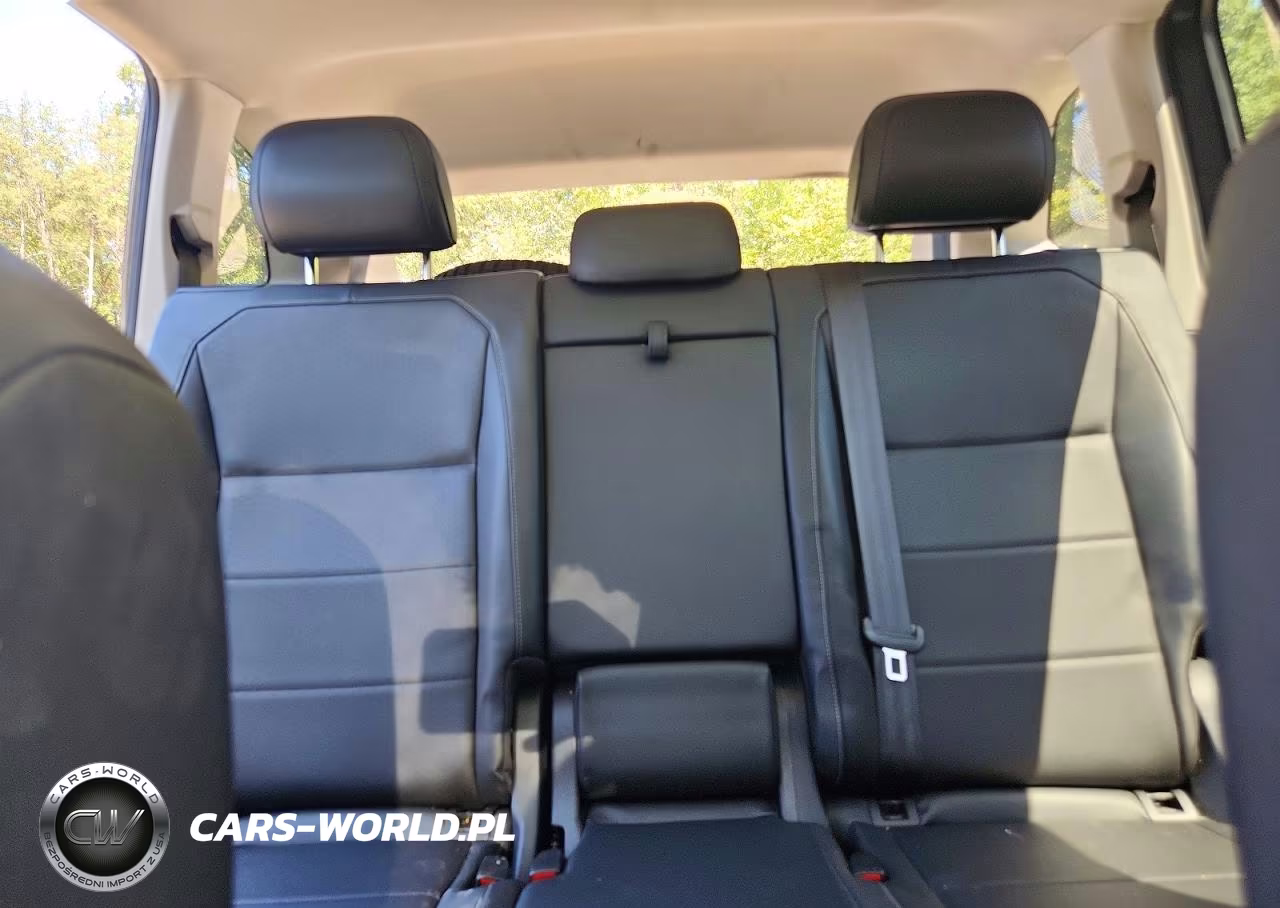 2018 Volkswagen Tiguan Se VIN:3VV2B7AX6JM185176 - 10