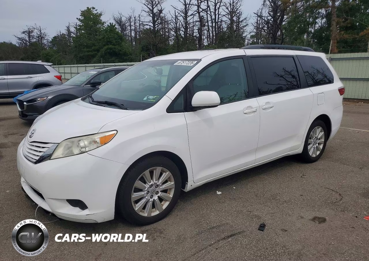 2015 Toyota Sienna Le
