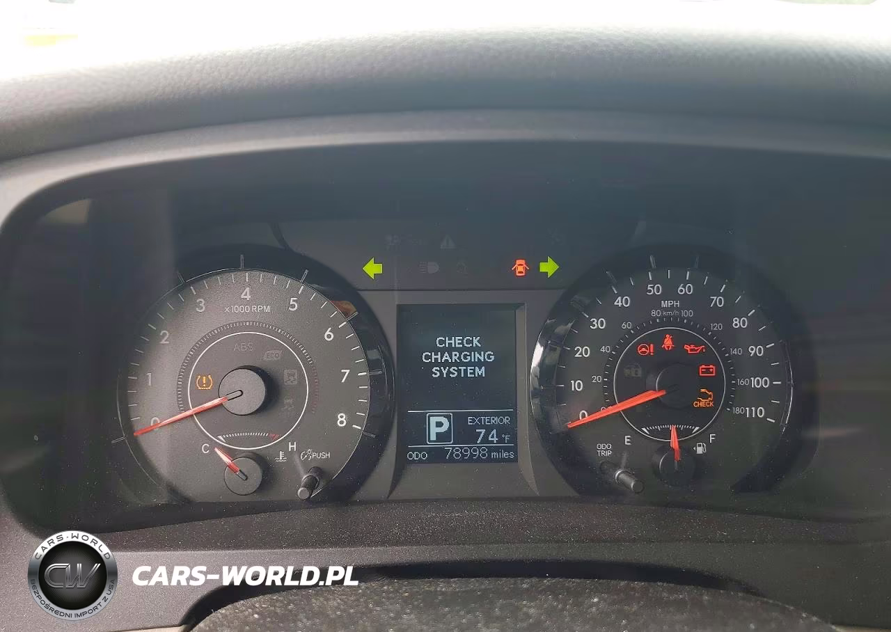 2015 Toyota Sienna Le VIN:5TDJK3DC6FS100761 - 9