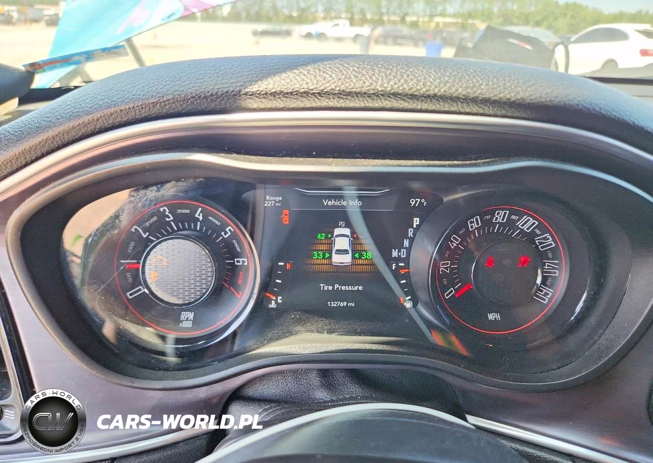 2018 Dodge Challenger Sxt VIN:2C3CDZAG9JH251425 - 9