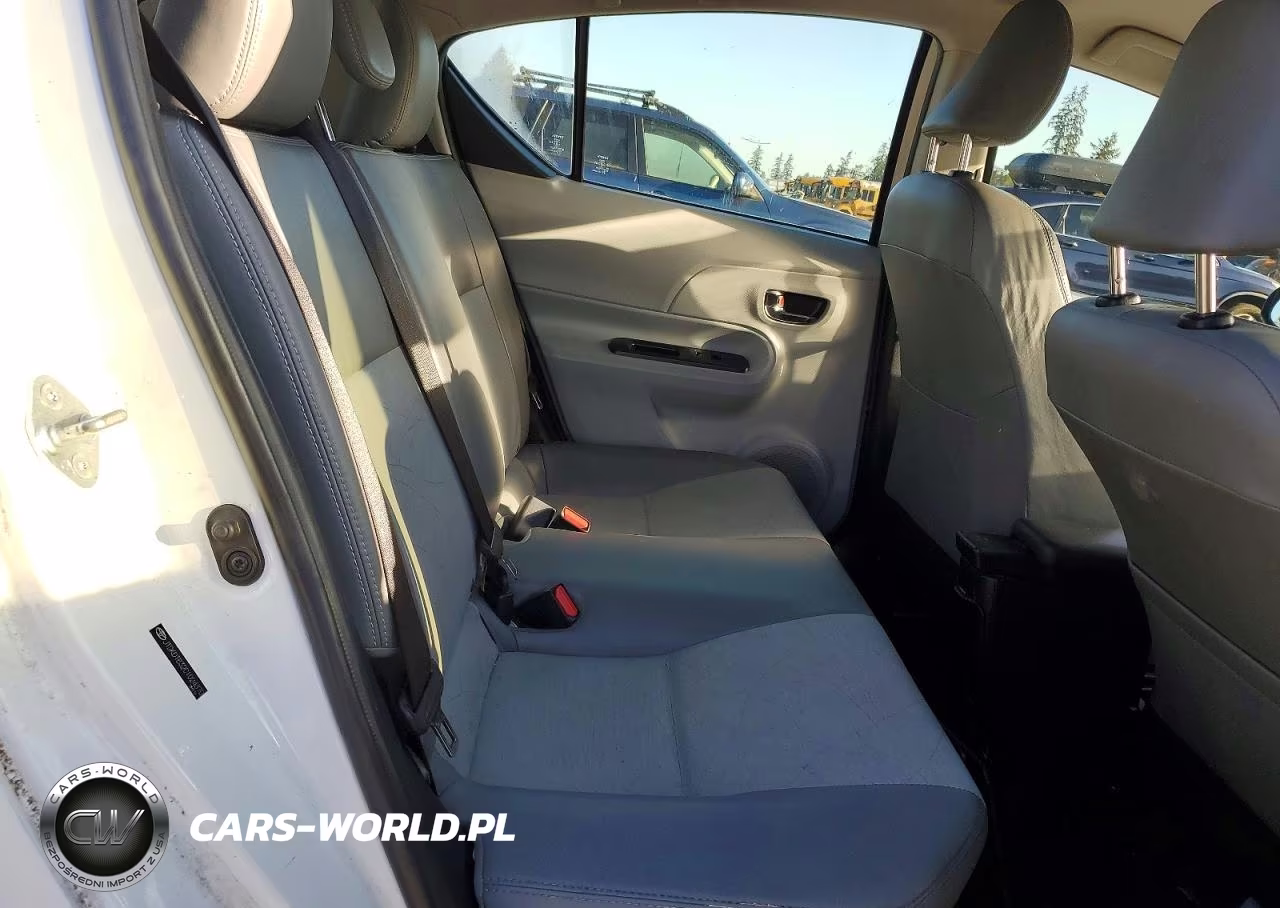 2012 Toyota Prius C Four VIN:JTDKDTB32C1024370 - 10