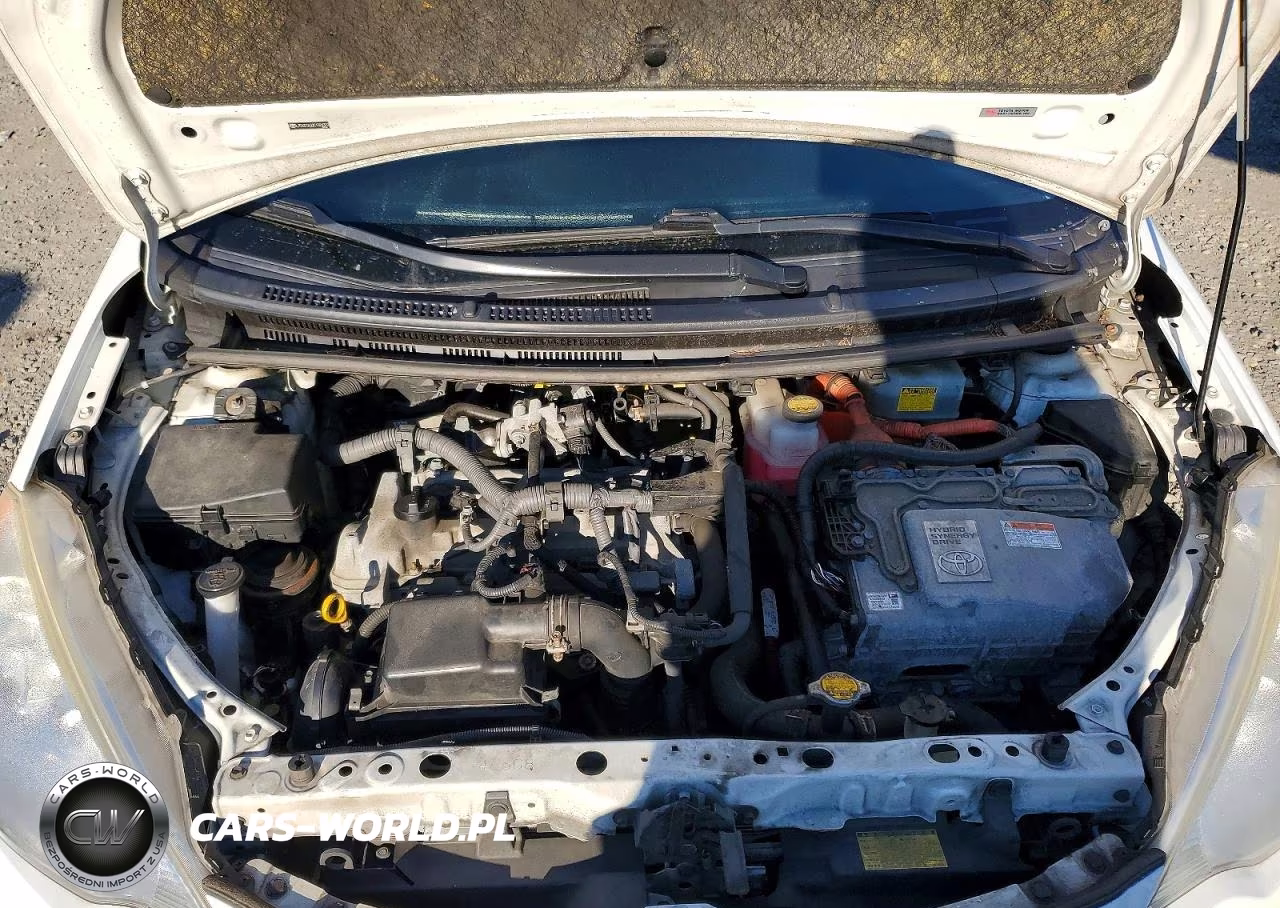 2012 Toyota Prius C Four VIN:JTDKDTB32C1024370 - 11