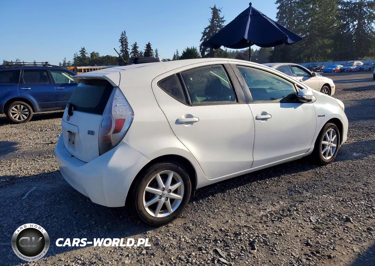 2012 Toyota Prius C Four VIN:JTDKDTB32C1024370 - 3