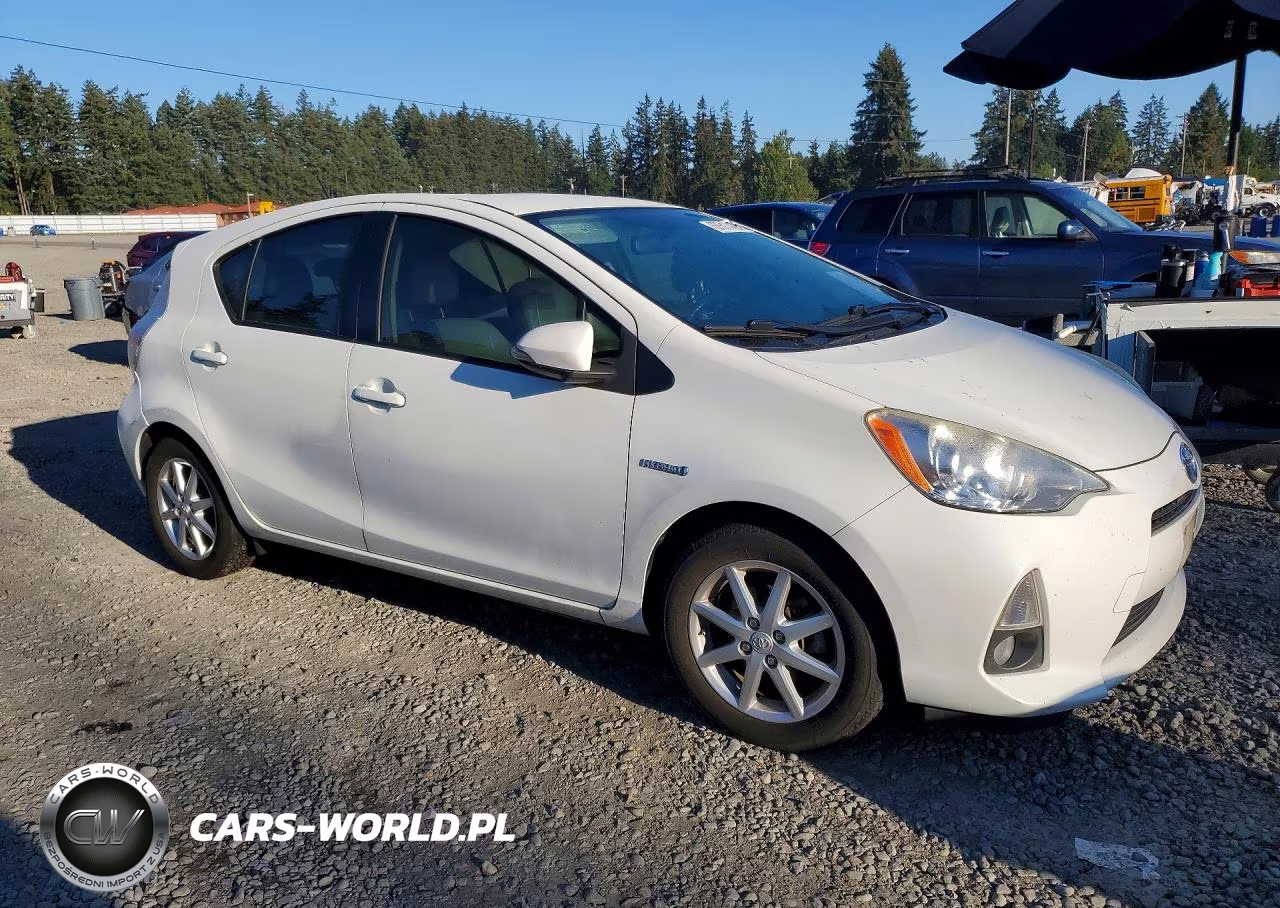 2012 Toyota Prius C Four VIN:JTDKDTB32C1024370 - 4