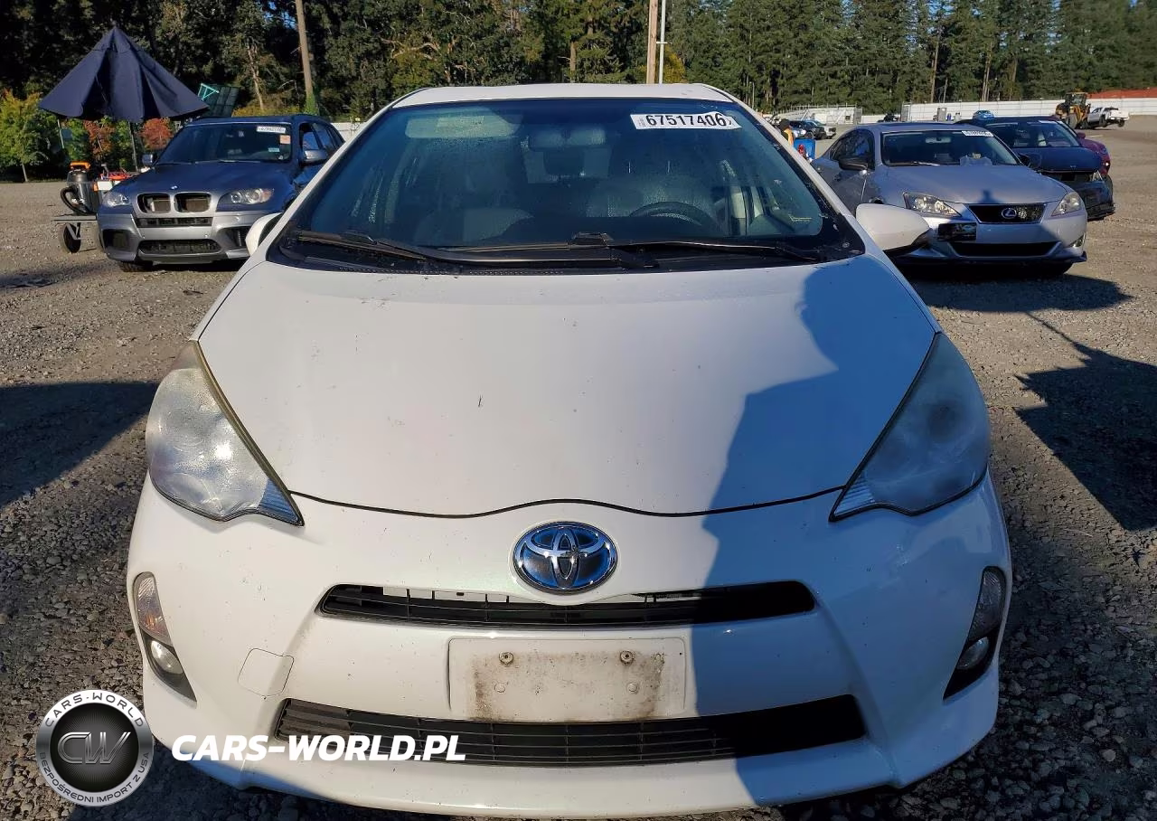 2012 Toyota Prius C Four VIN:JTDKDTB32C1024370 - 5