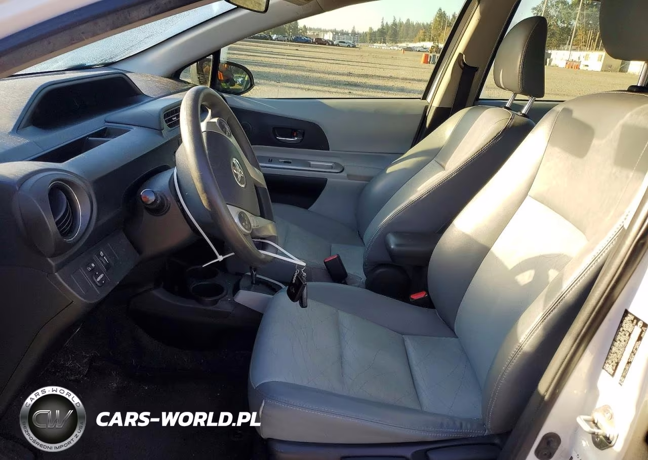2012 Toyota Prius C Four VIN:JTDKDTB32C1024370 - 7
