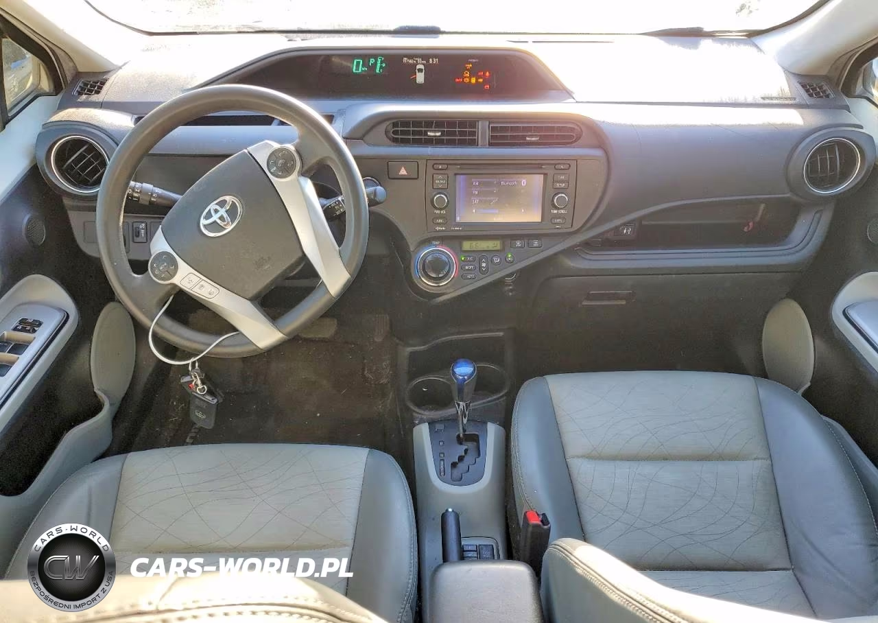 2012 Toyota Prius C Four VIN:JTDKDTB32C1024370 - 8