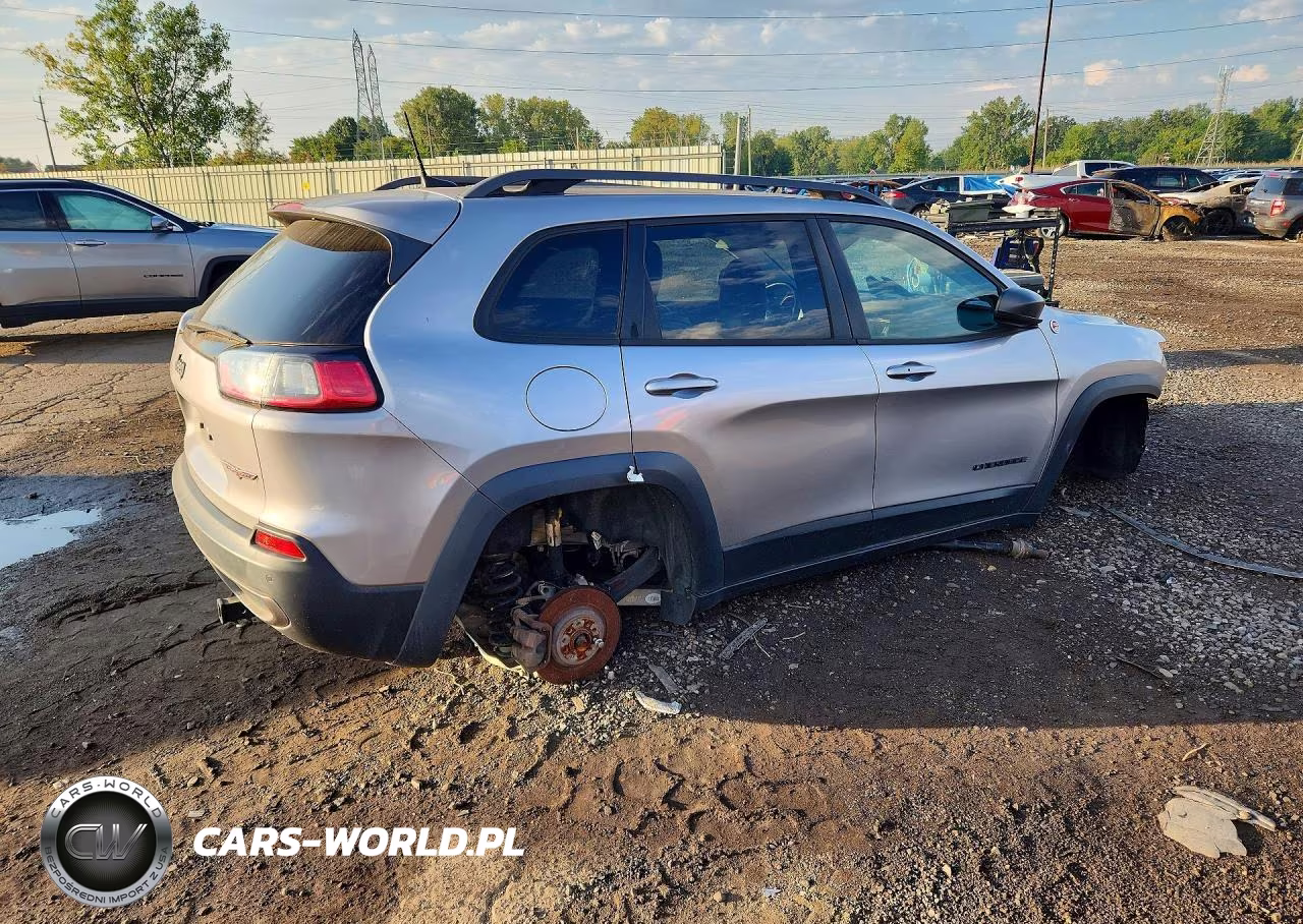 2019 Jeep Cherokee Trailhawk VIN:1C4PJMBNXKD161351 - 3