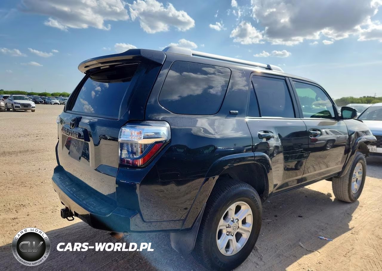 2017 Toyota 4Runner VIN:JTEZU5JR1H5152630 - 3