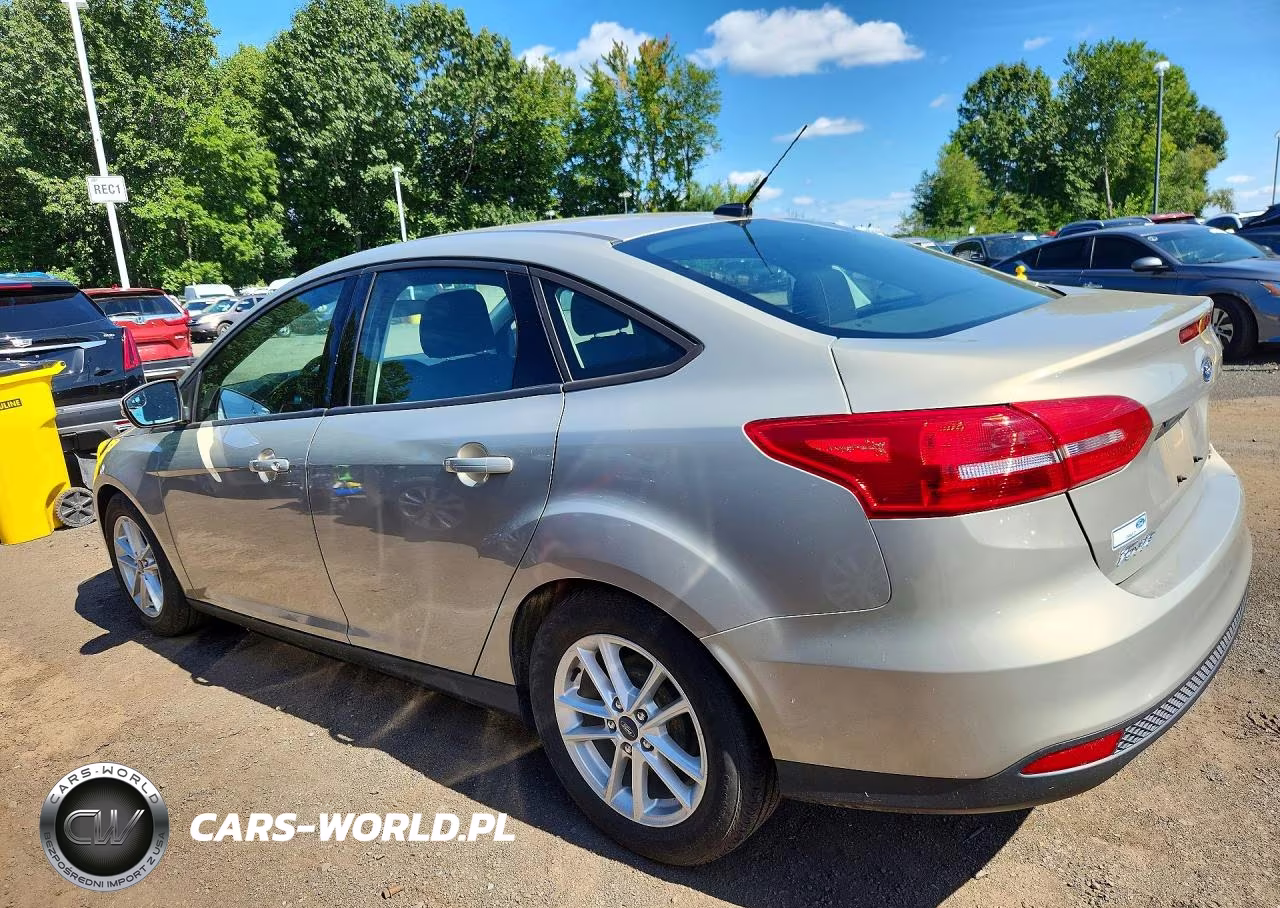 2016 Ford Focus Se VIN:1FADP3F20GL308615 - 2