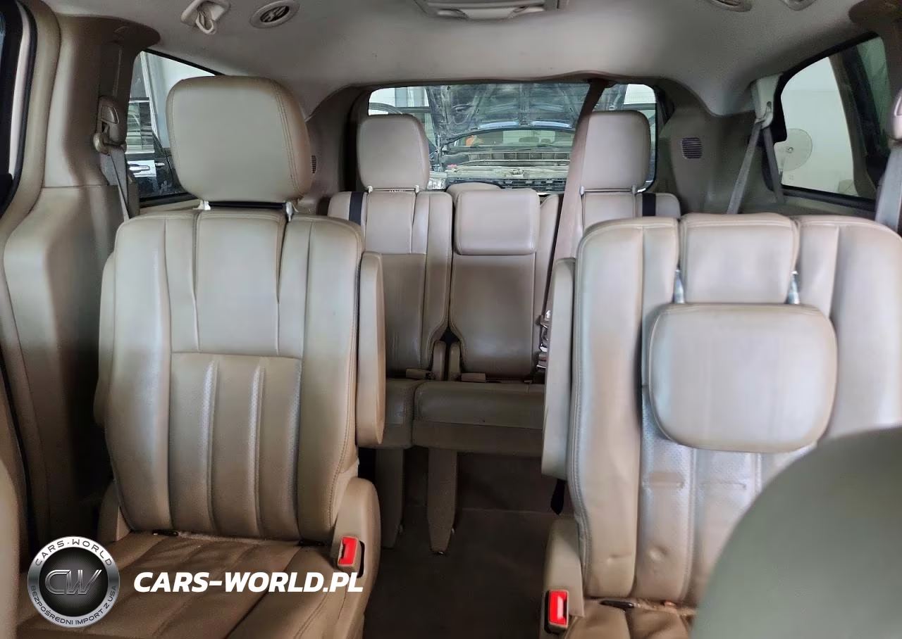 2012 Chrysler Town & Country Touring VIN:2C4RC1BG4CR383269 - 10