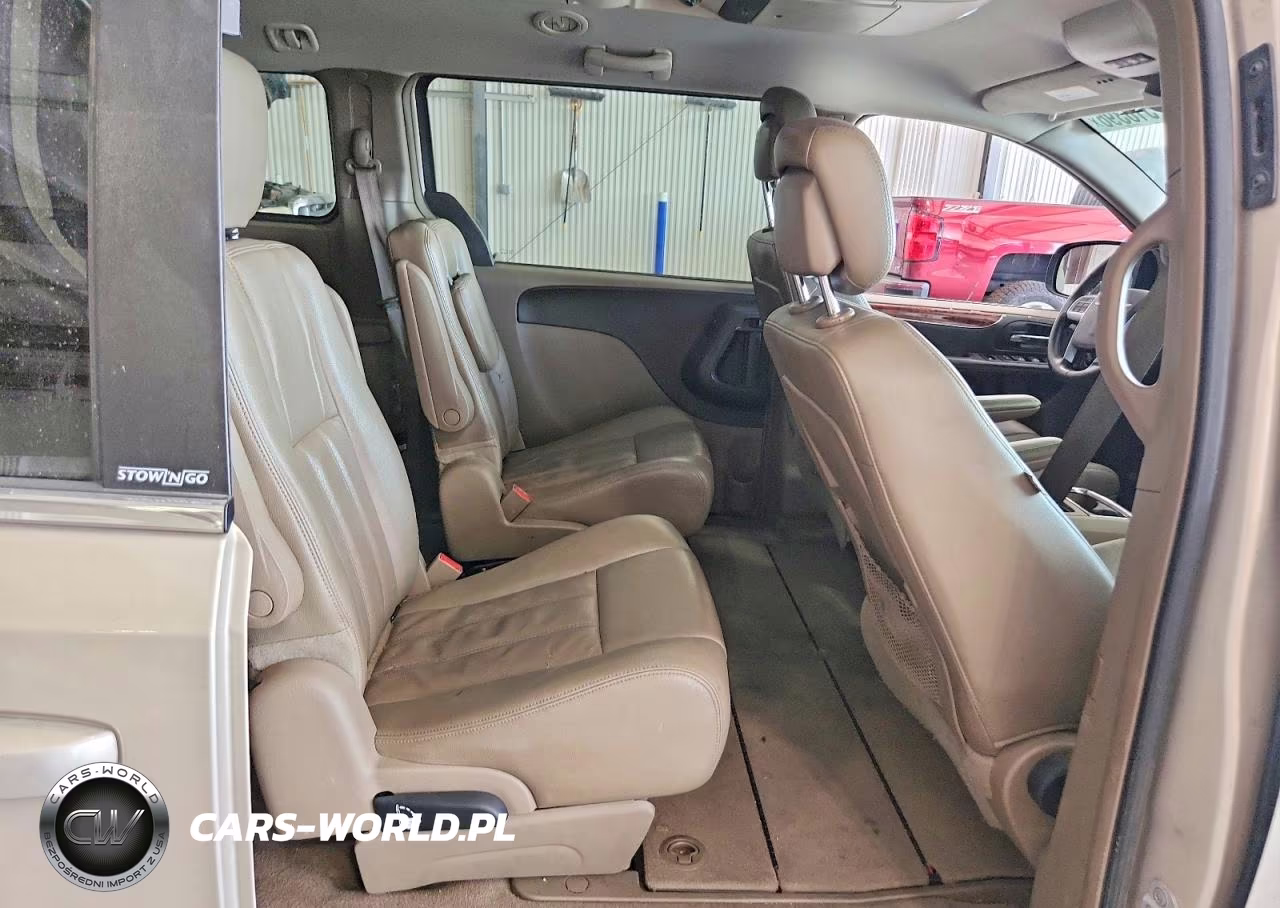 2012 Chrysler Town & Country Touring VIN:2C4RC1BG4CR383269 - 11