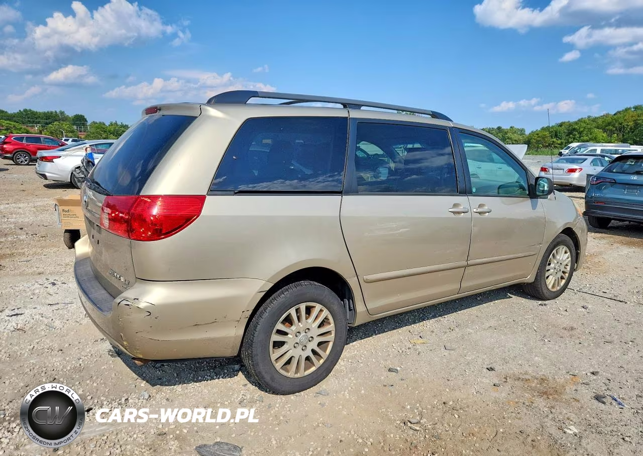 2010 Toyota Sienna Le VIN:5TDJK4CC4AS033920 - 3