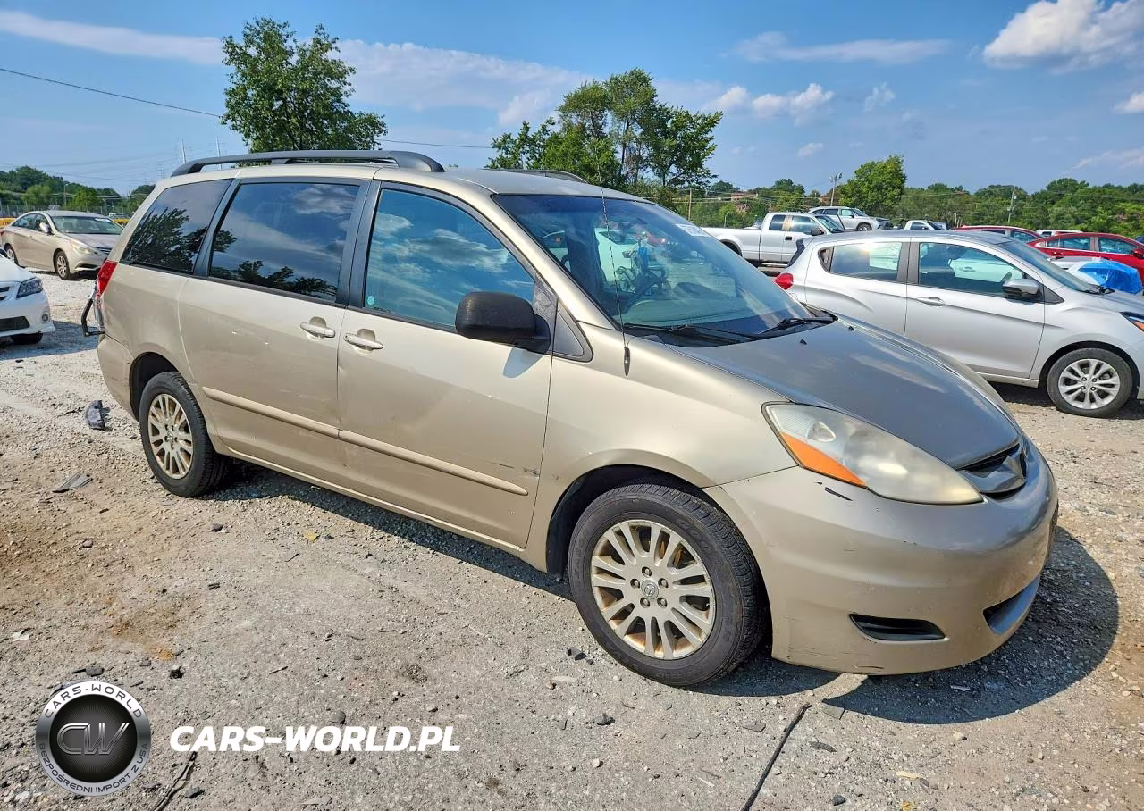 2010 Toyota Sienna Le VIN:5TDJK4CC4AS033920 - 4