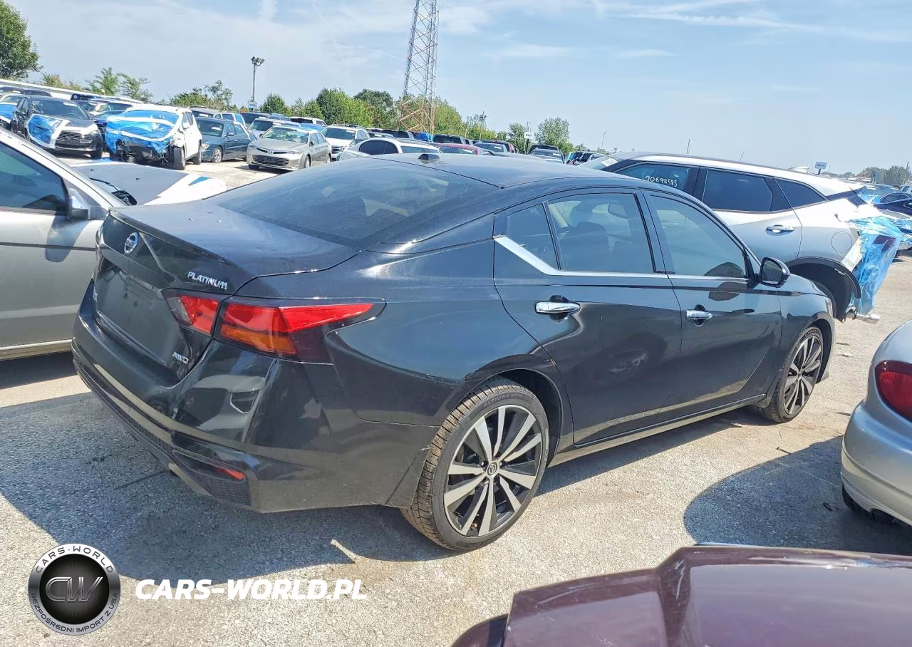 2019 Nissan Altima Platinum VIN:1N4BL4FW5KN300129 - 3