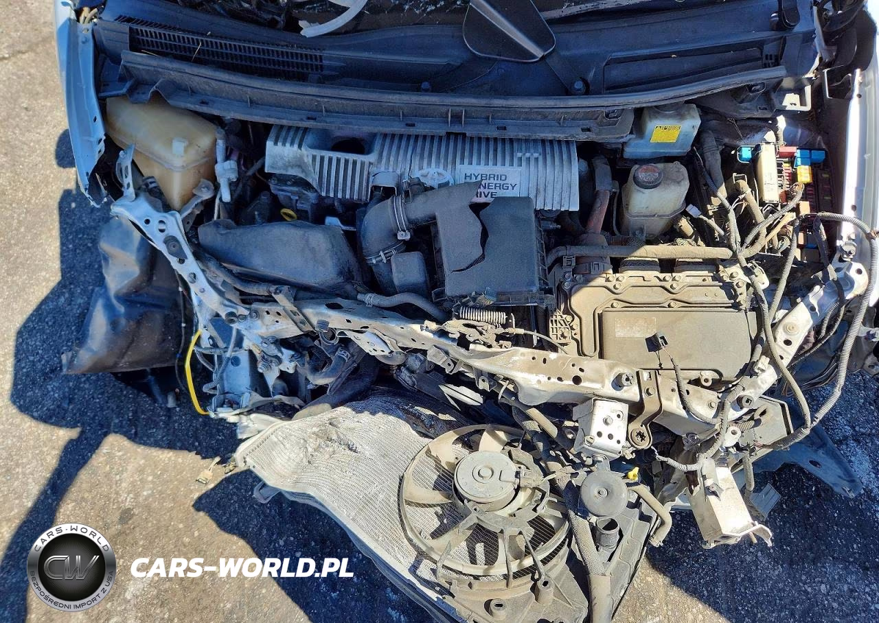 2015 Toyota Prius Two VIN:JTDKN3DU2F0436480 - 11