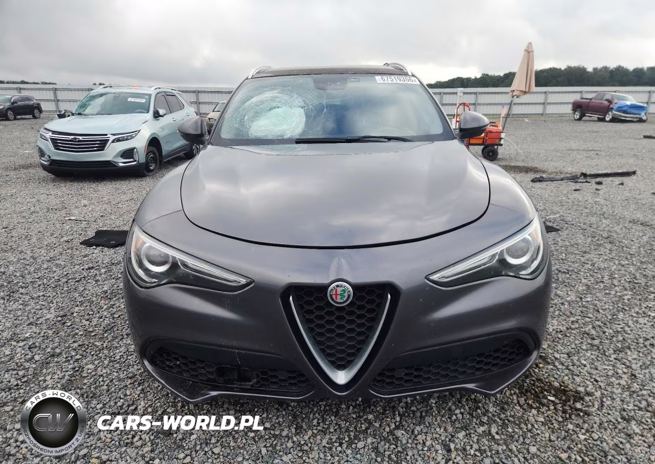 2018 Alfa Romeo Stelvio Ti Luxury VIN:ZASFAKRN4J7C23577 - 5