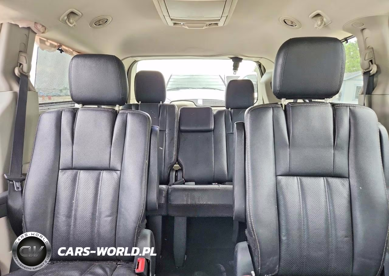 2014 Chrysler Town & Country Touring L VIN:2C4RC1CG9ER259421 - 10