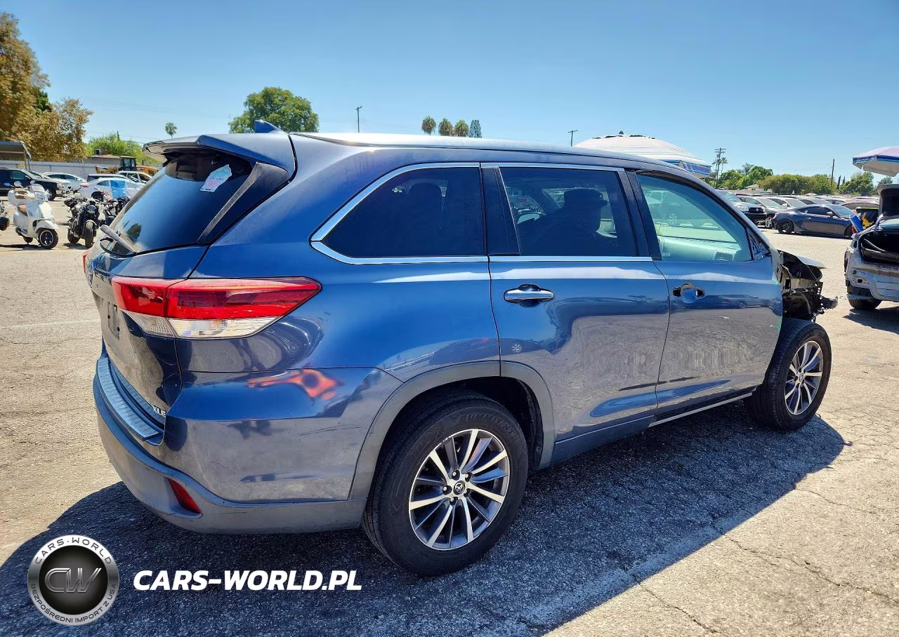 2017 Toyota Highlander Xle VIN:5TDKZRFH9HS508248 - 3