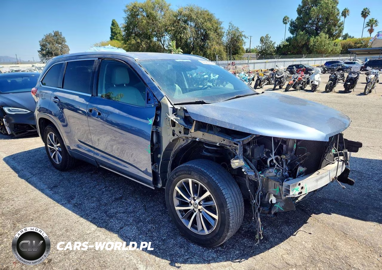 2017 Toyota Highlander Xle VIN:5TDKZRFH9HS508248 - 4
