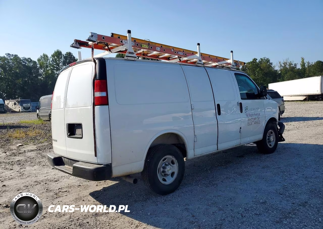 2025 Chevrolet Express G2500 VIN:1GCWGAFP1S1109192 - 3