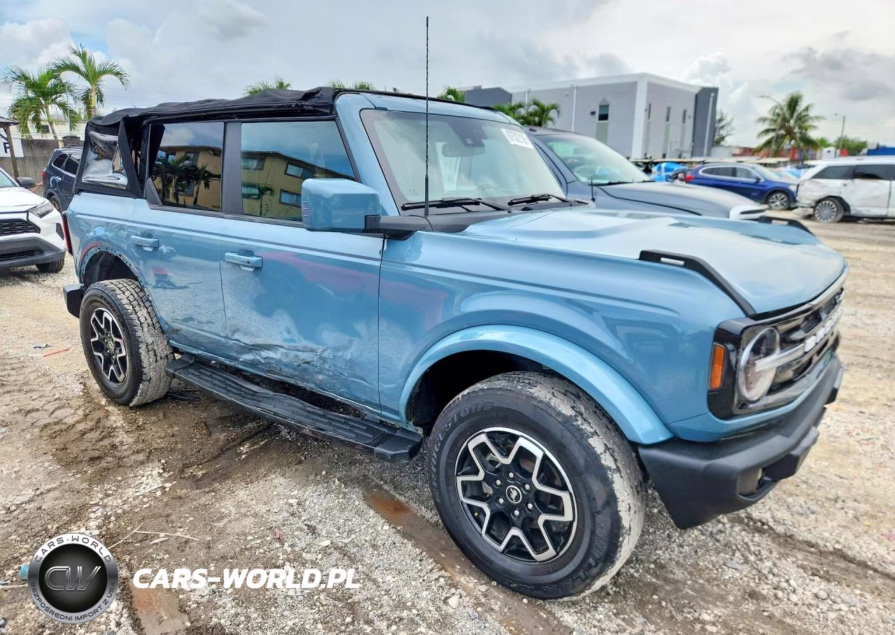 2022 Ford Bronco Base VIN:1FMDE5BH4NLB02826 - 4