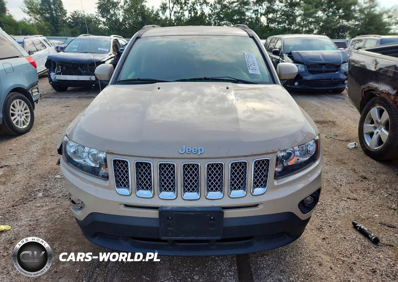 2016 Jeep Compass Latitude VIN:1C4NJCEB9GD752054 - 5