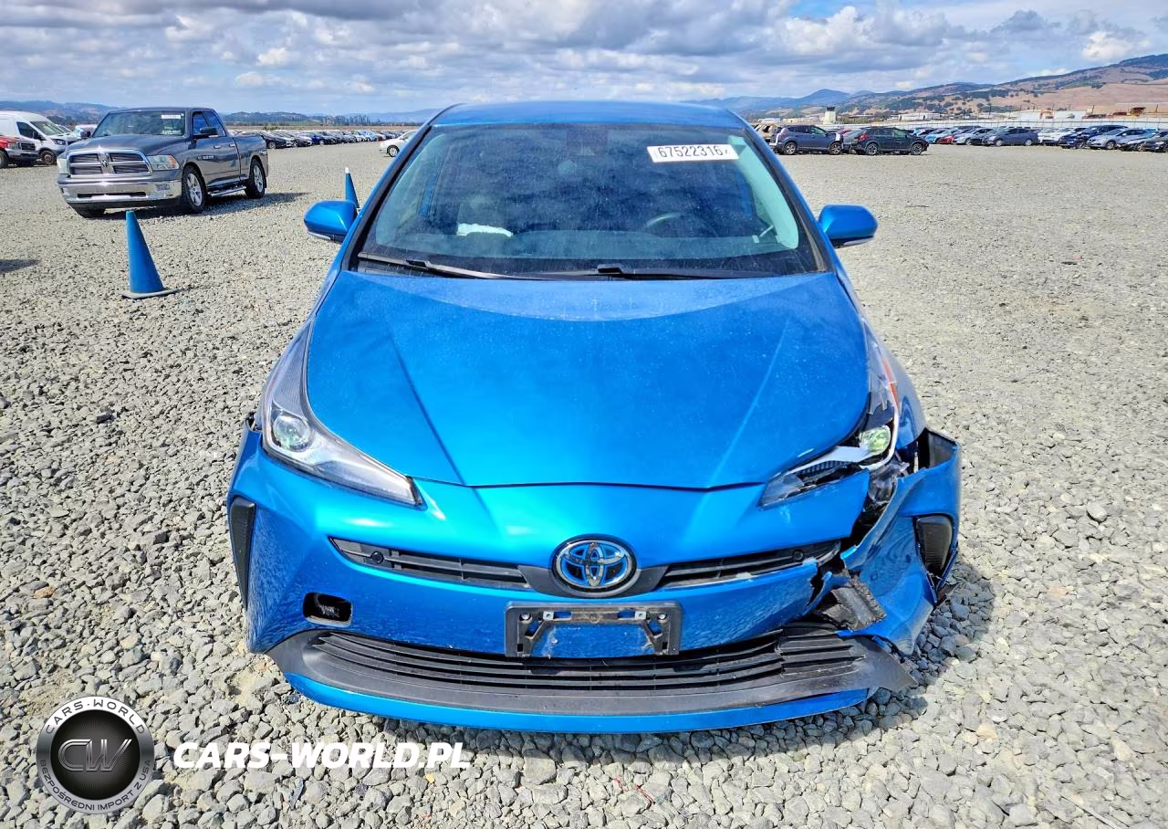 2020 Toyota Prius Le VIN:JTDKARFU2L3114069 - 5