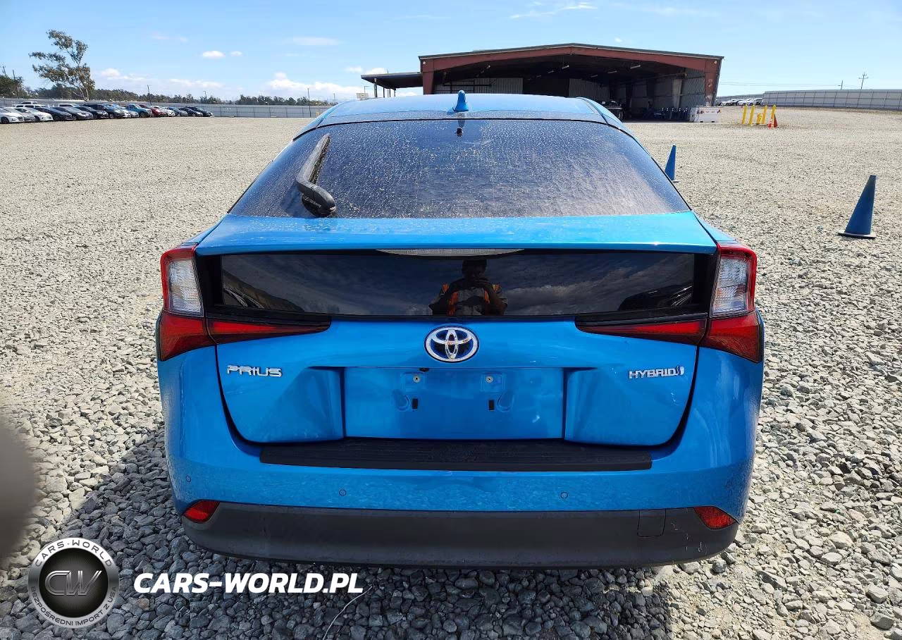 2020 Toyota Prius Le VIN:JTDKARFU2L3114069 - 6