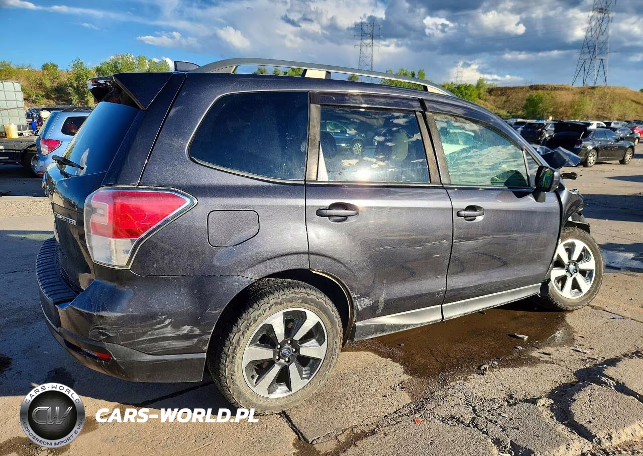 2018 Subaru Forester 2.5I Premium VIN:JF2SJAECXJH561129 - 3