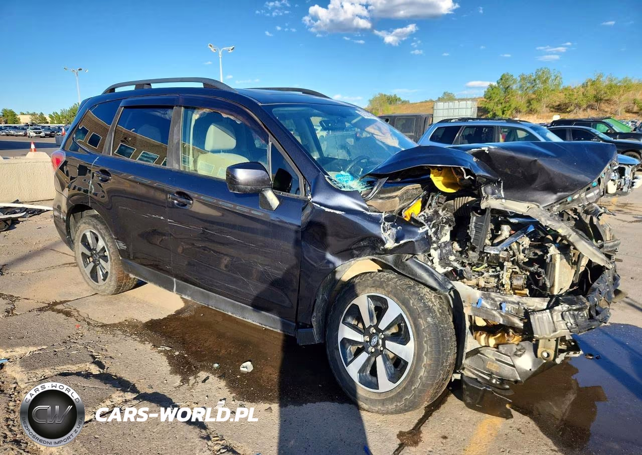 2018 Subaru Forester 2.5I Premium VIN:JF2SJAECXJH561129 - 4