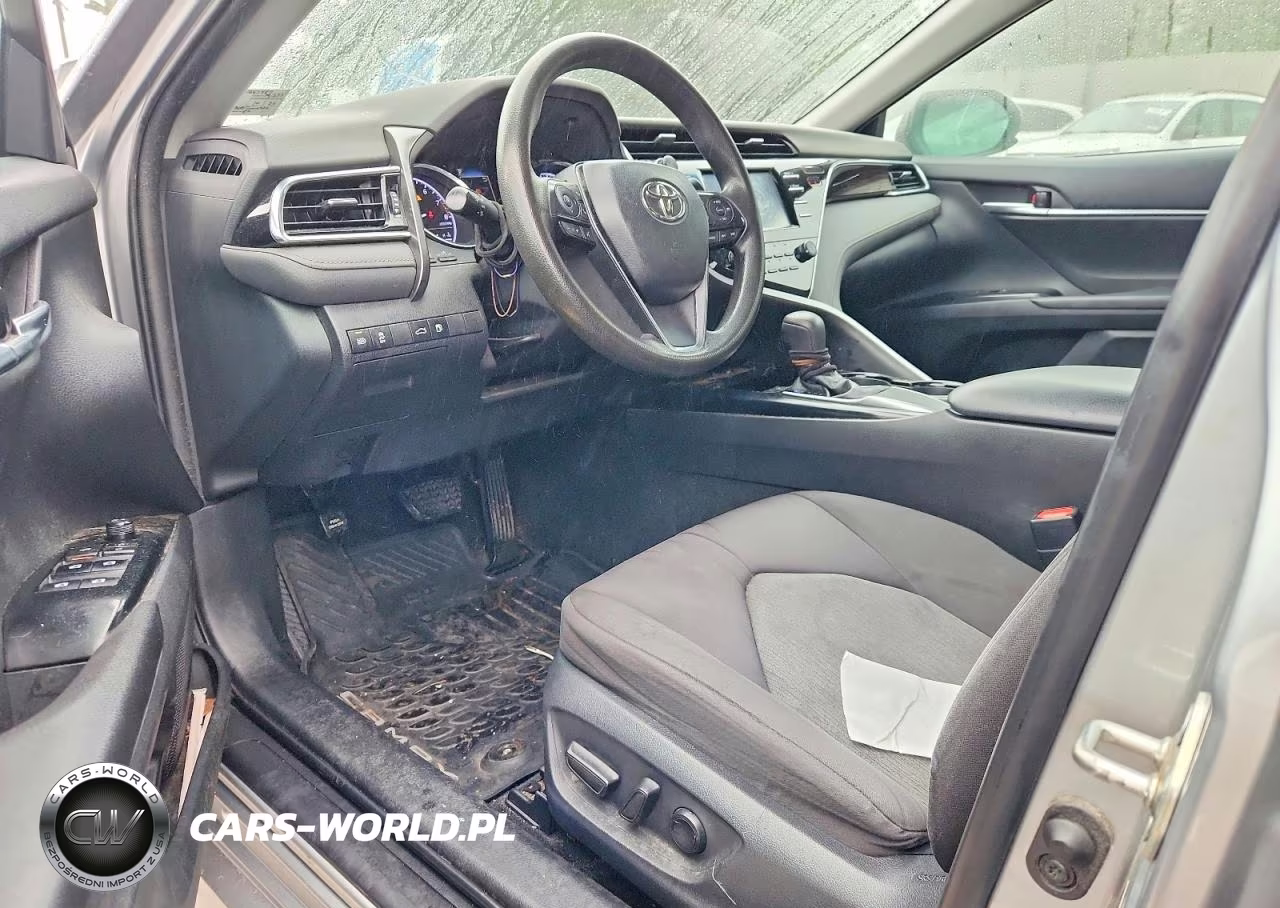 2018 Toyota Camry Le VIN:4T1B11HK0JU647487 - 8
