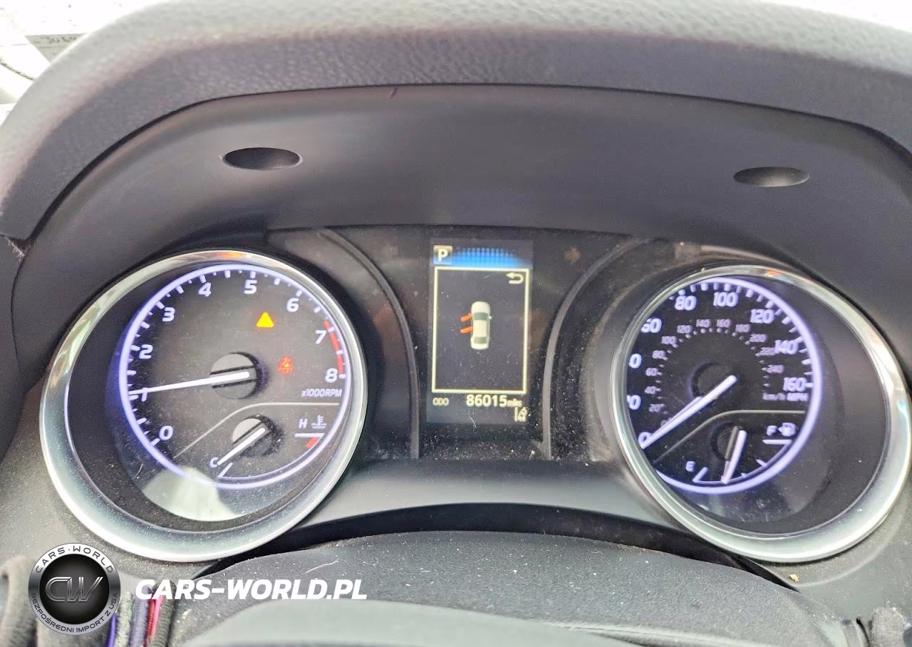 2018 Toyota Camry Le VIN:4T1B11HK0JU647487 - 9