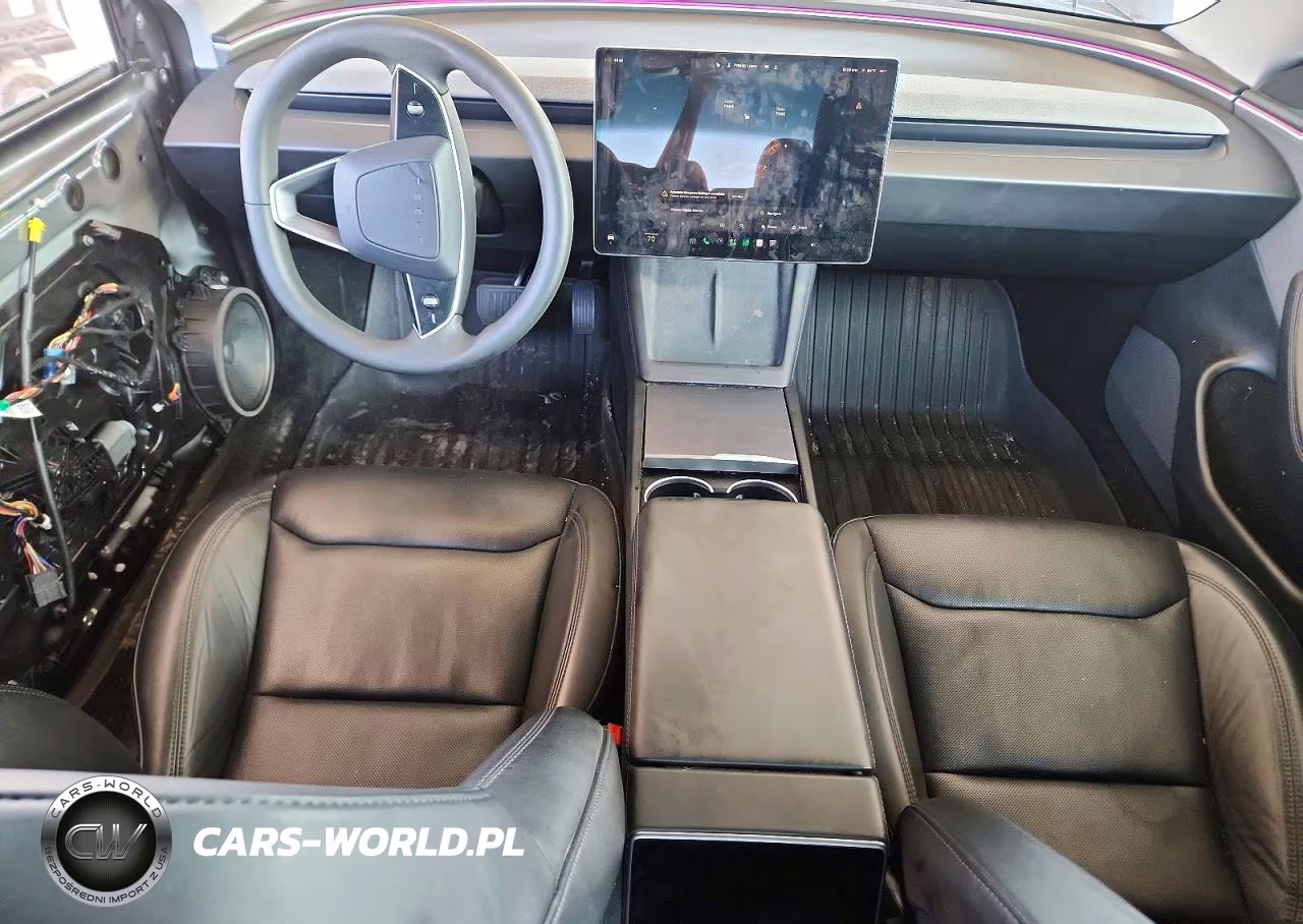 2025 Tesla Model 3 VIN:5YJ3E1EA2SF904779 - 8