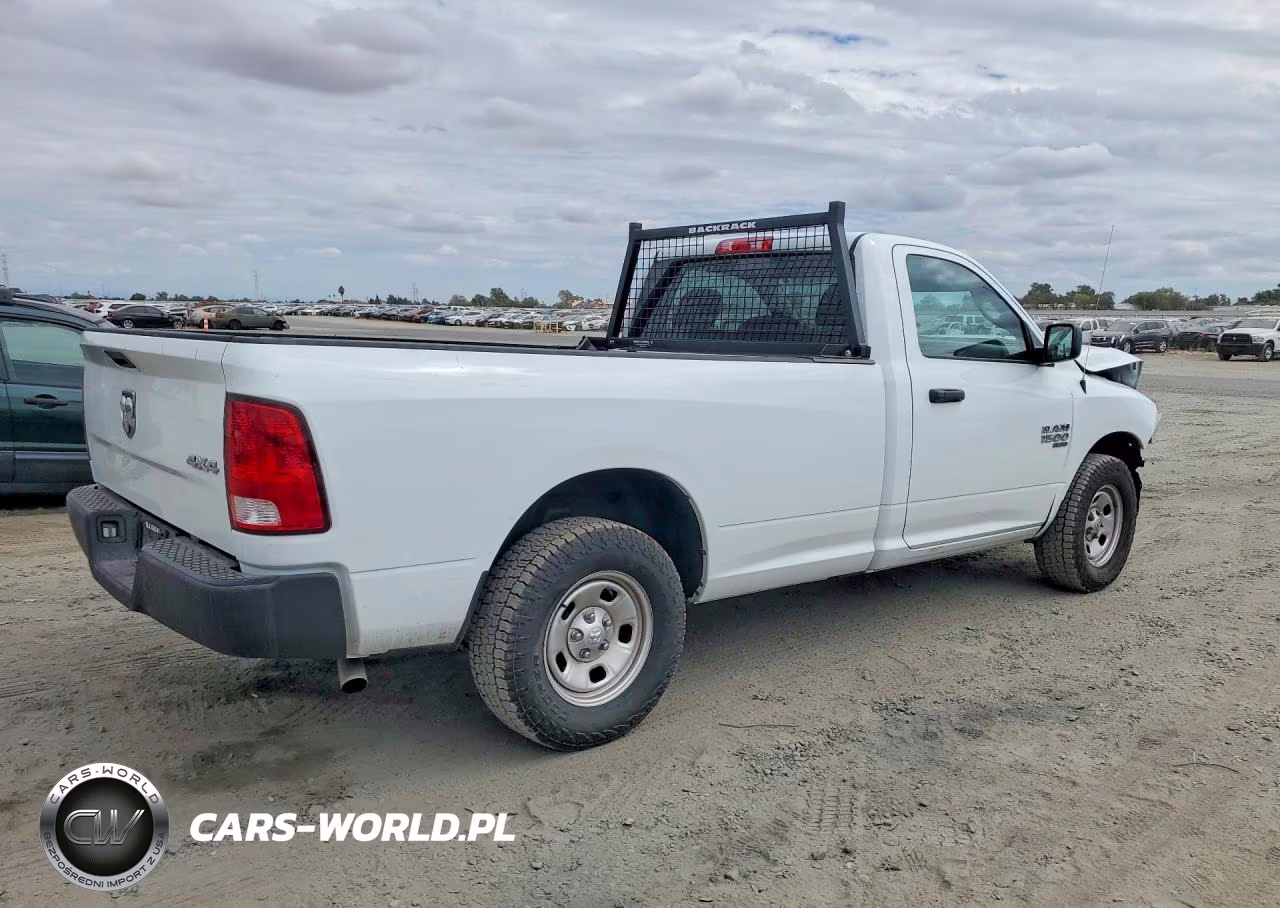 2023 Ram 1500 Classic Tradesman VIN:3C6JR7DG3PG594980 - 3